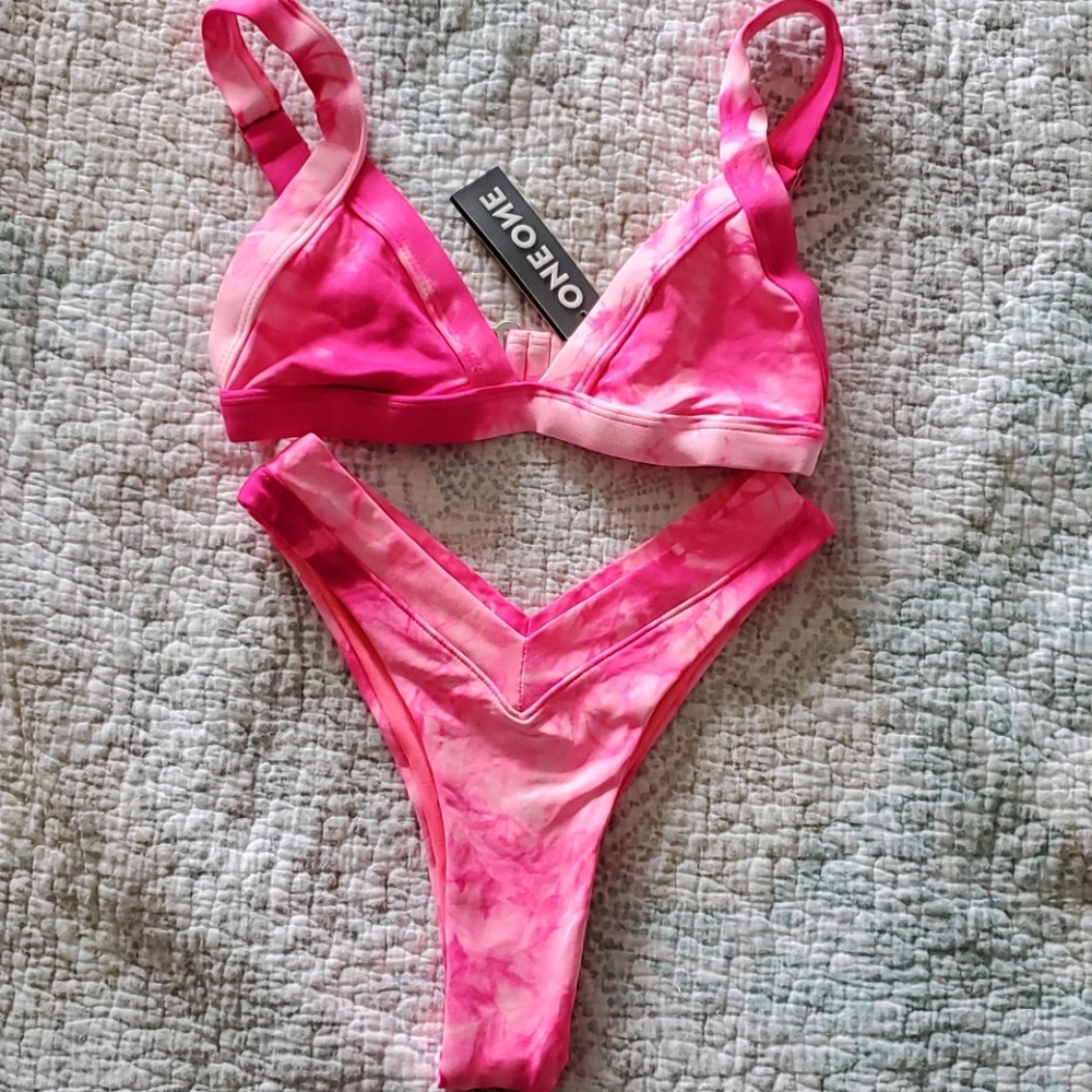 One swimwear tie dye hot pink high waist  set💗